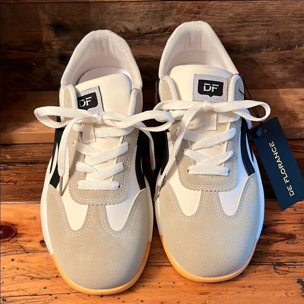 De Florance White and Gray Sneakers Size 8 Vintage
